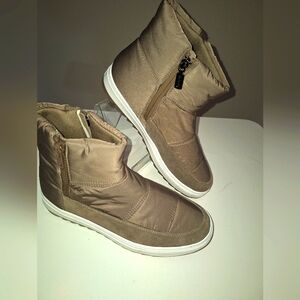 Waterproof boots from Nordstrom. Never worn